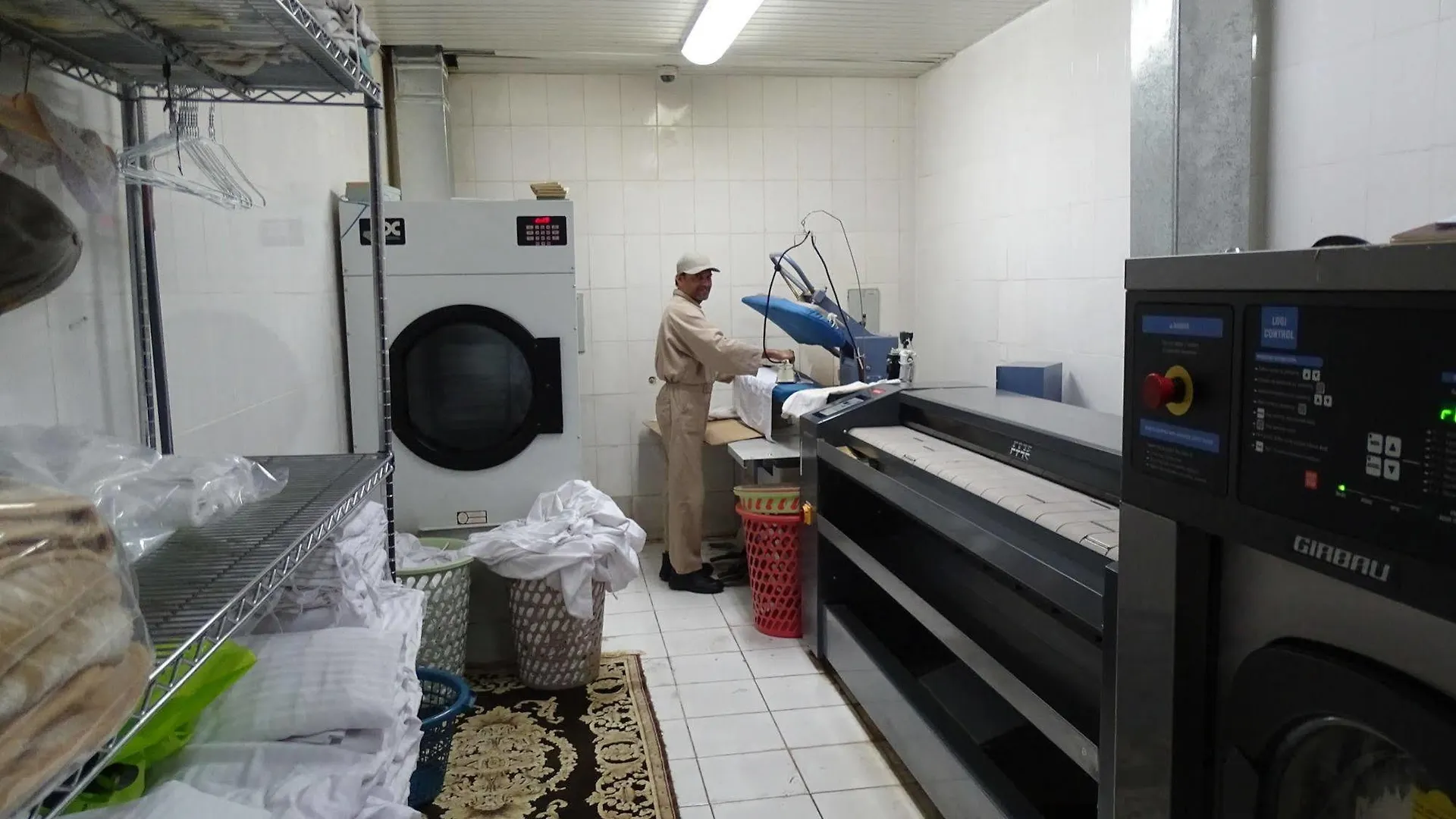 Hotel apartamentowy Comfort Inn Yarmukh Family Only Rijad